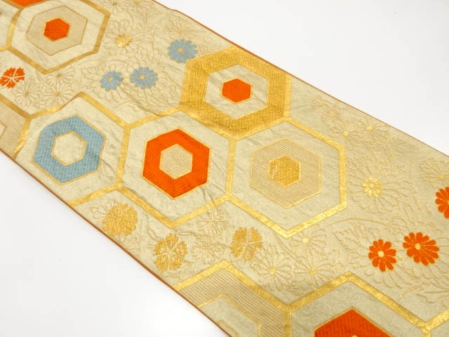 アンティーク　重ね亀甲に菊模様織り出し袋帯（着用可）